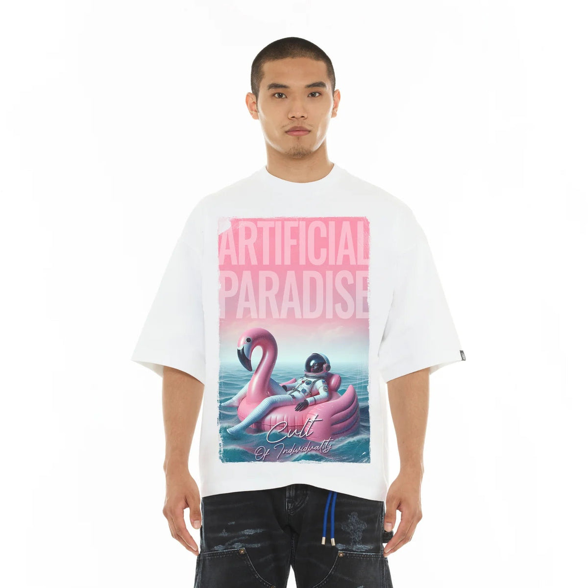 Cult's Oversized Short Sleeve Crew Neck Tee "Artificial Paradise" in White 626A5-K47A