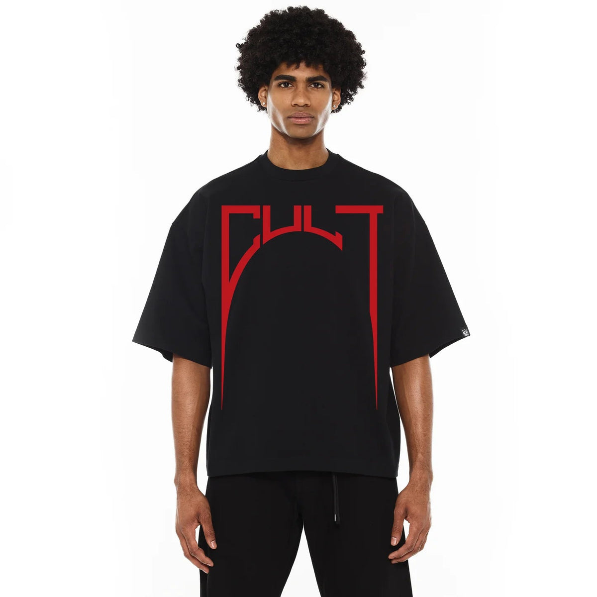 Cult's Oversized Heavyweight Boxy Fit Short Sleeve Crew Neck Tee "Arch Logo" in Black  625B12-K34A-XS